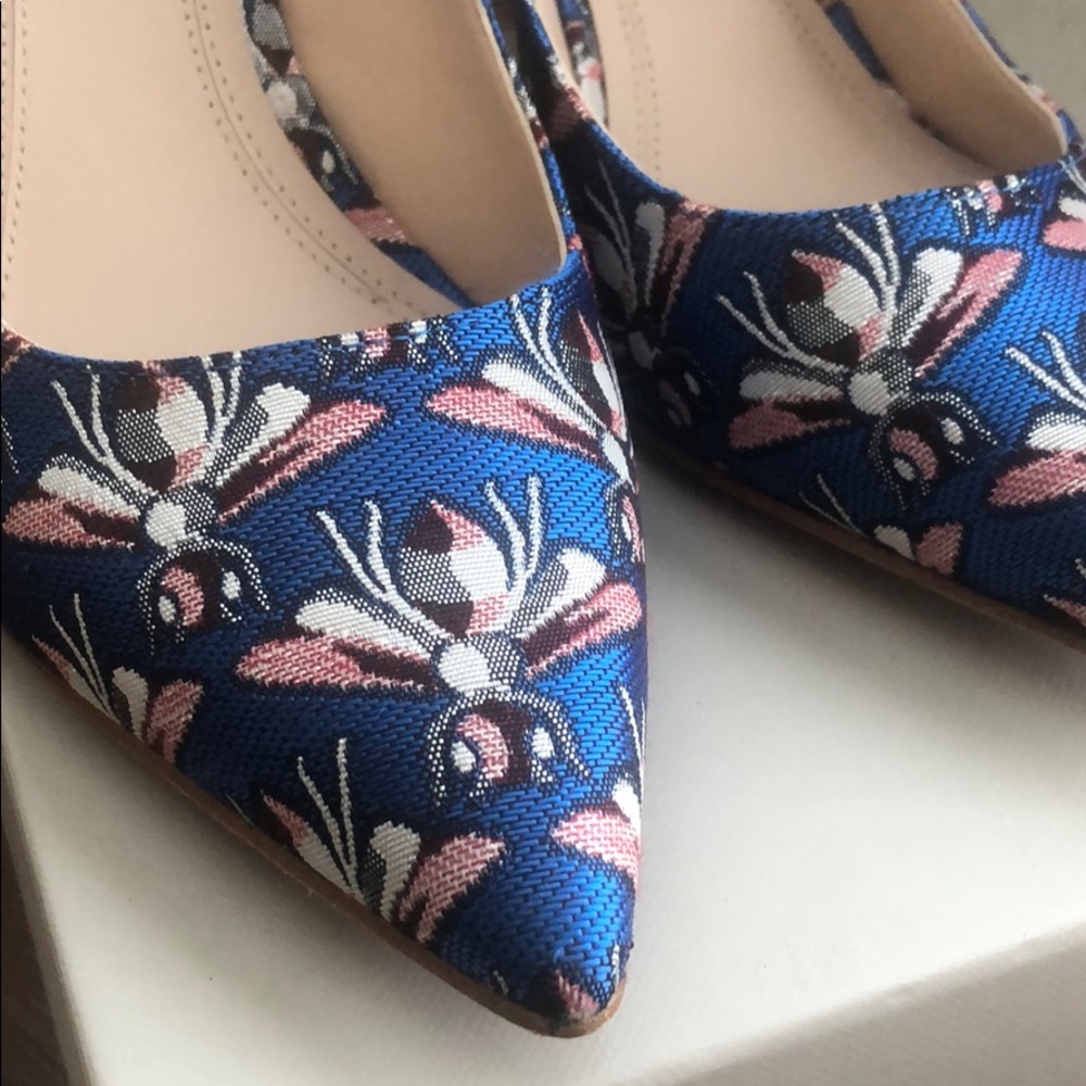Marc Fisher Blue Block Heel Pumps with cute bees 🐝 on them! 💙 - Picture 3 of 6